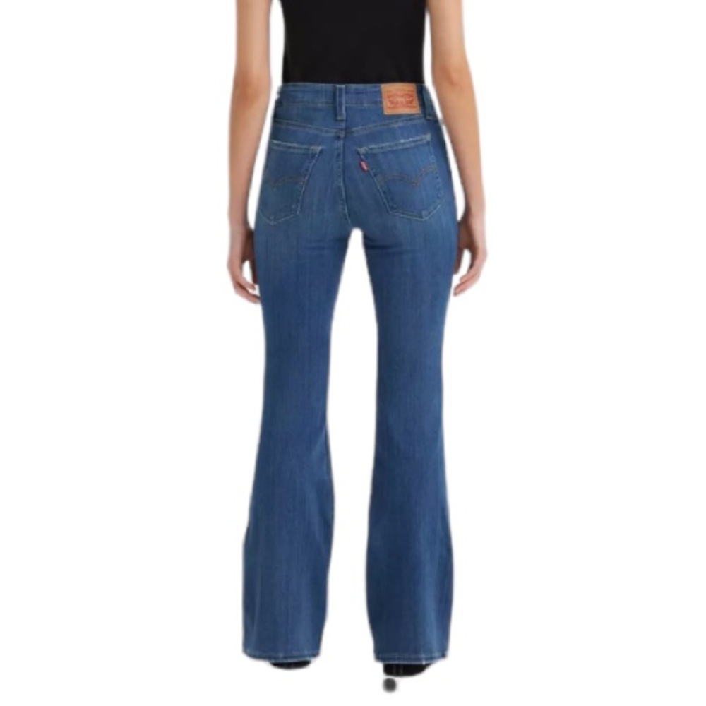 LEVI’S • 726 High Rise Flare Jean